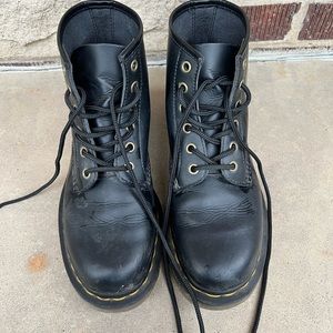 Doc Martens vegan leather women’s size 8 boots